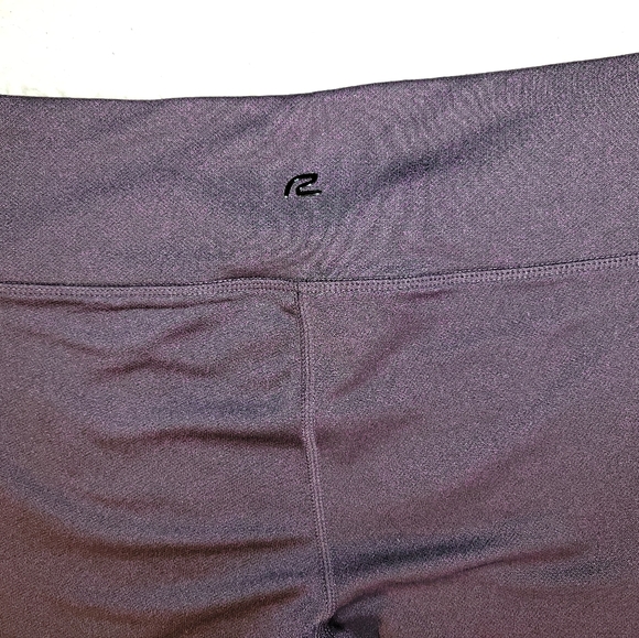 Roadrunner Sports Capri Workout Leggings Plum Size Med - Picture 5 of 8